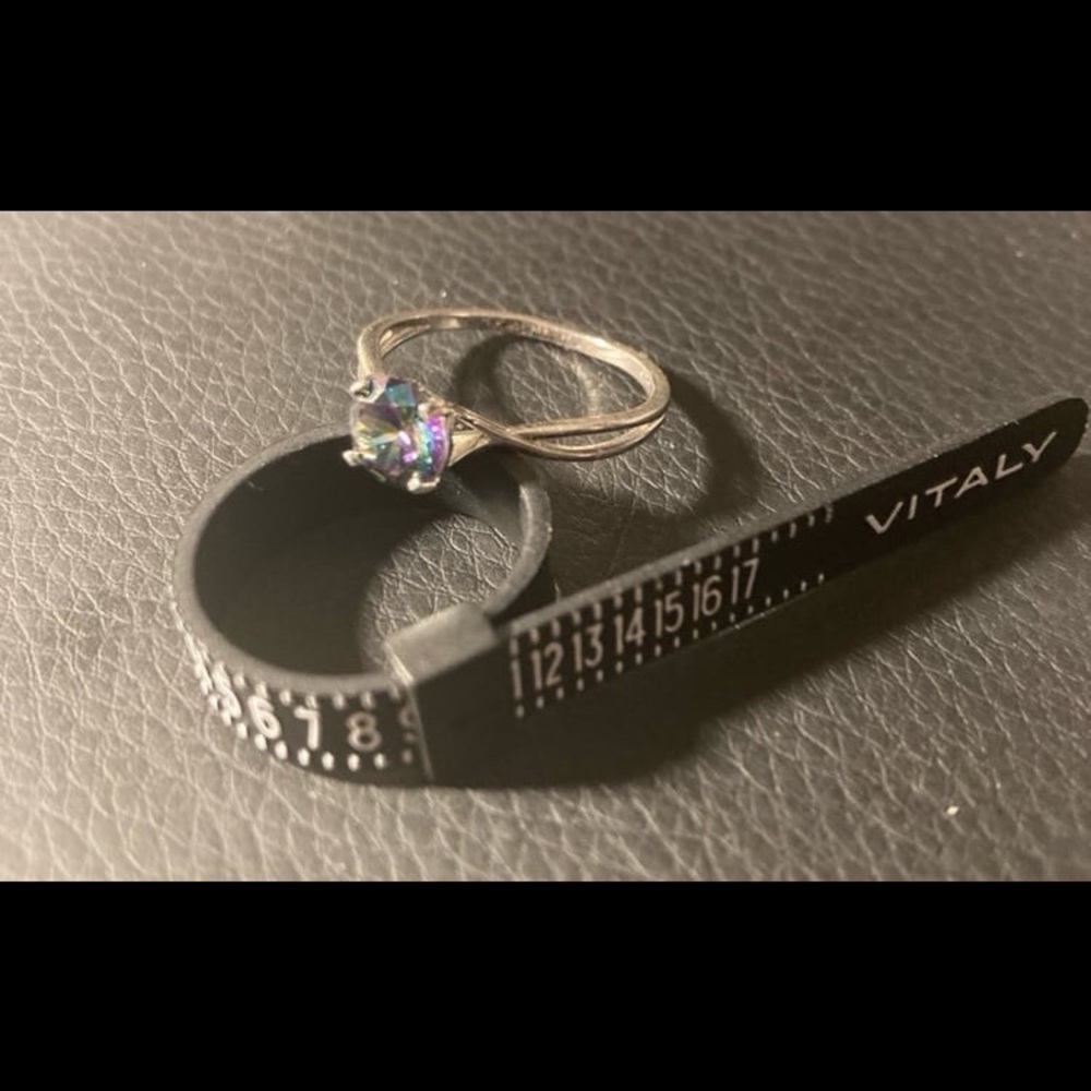 Elegant Silver Solitaire Ring With Iridescent Sto… - image 2